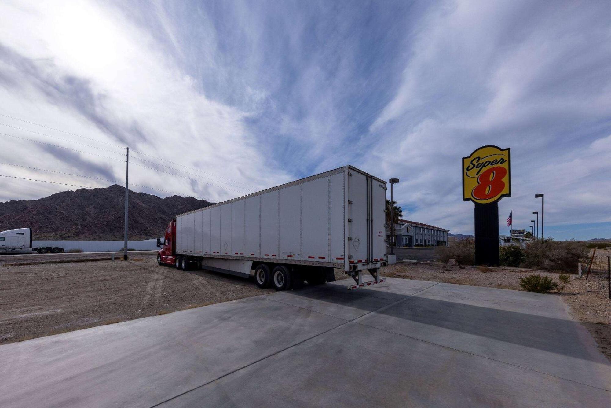 Super 8 By Wyndham Quartzsite Az Exterior foto